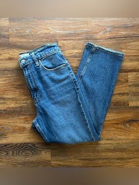 Abercrombie & Fitch Ultra High Rise Ankle Straight Distressed Jeans - Size 27/4S